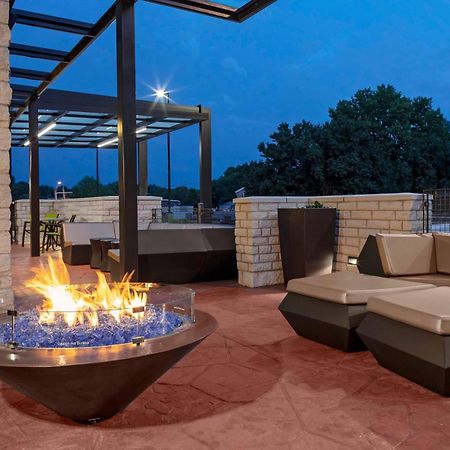 Springhill Suites By Marriott Kansas City Plaza Екстериор снимка