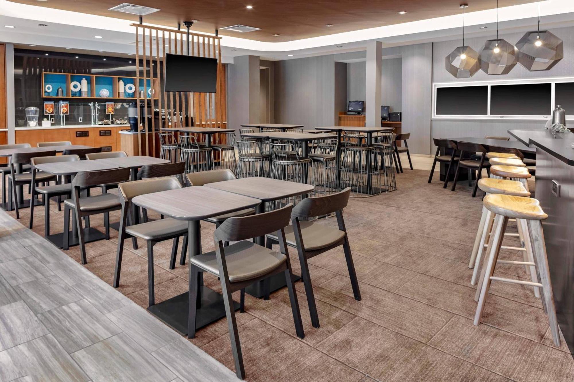 Springhill Suites By Marriott Kansas City Plaza Екстериор снимка
