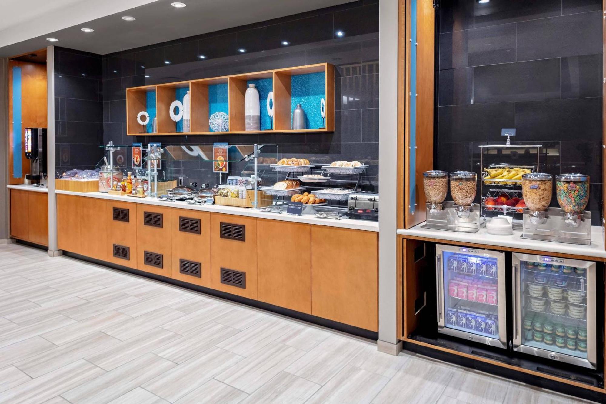 Springhill Suites By Marriott Kansas City Plaza Екстериор снимка