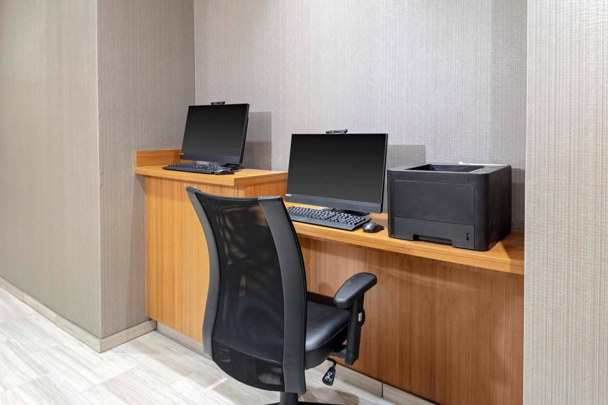 Springhill Suites By Marriott Kansas City Plaza Екстериор снимка
