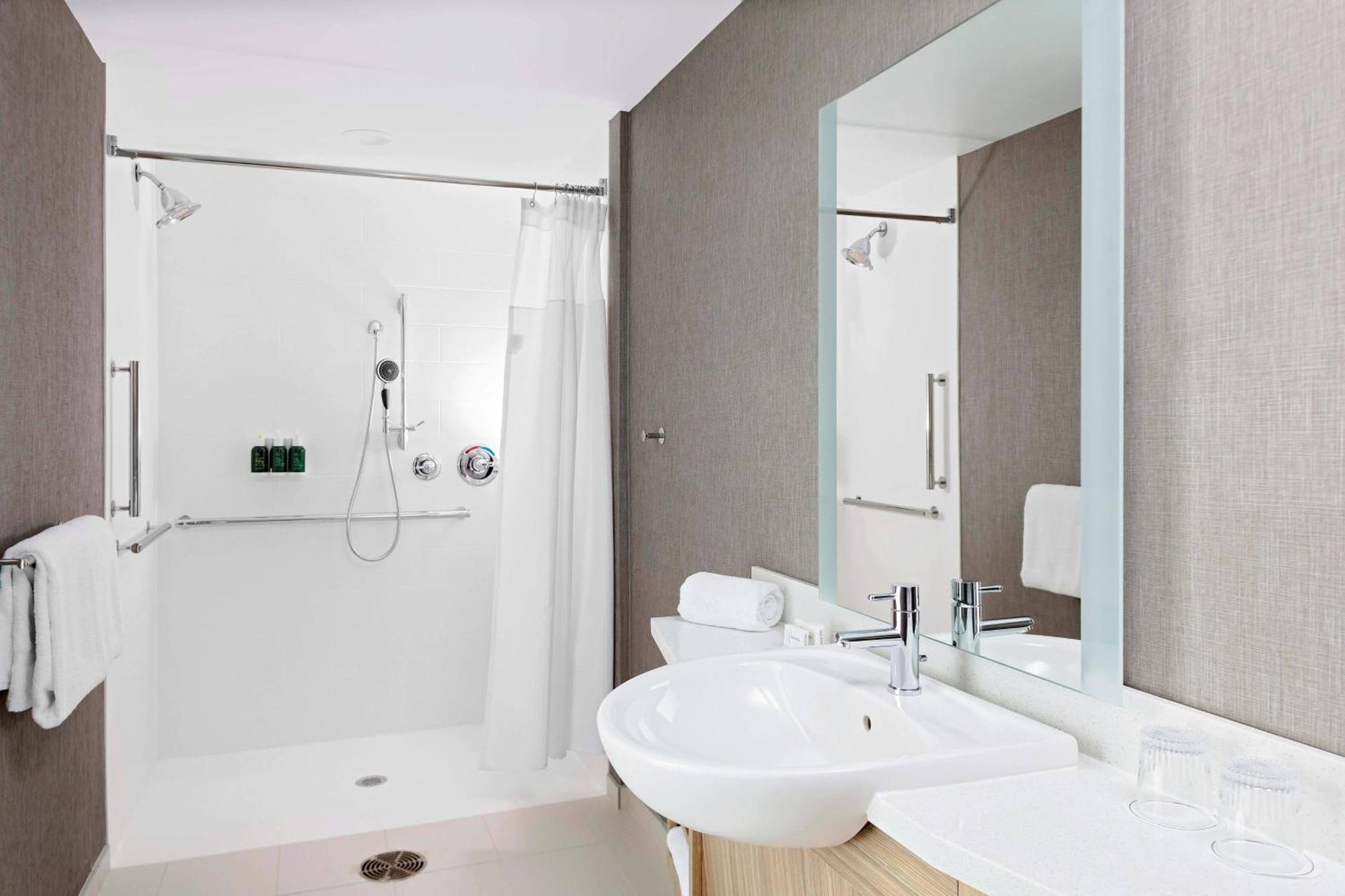 Springhill Suites By Marriott Kansas City Plaza Екстериор снимка