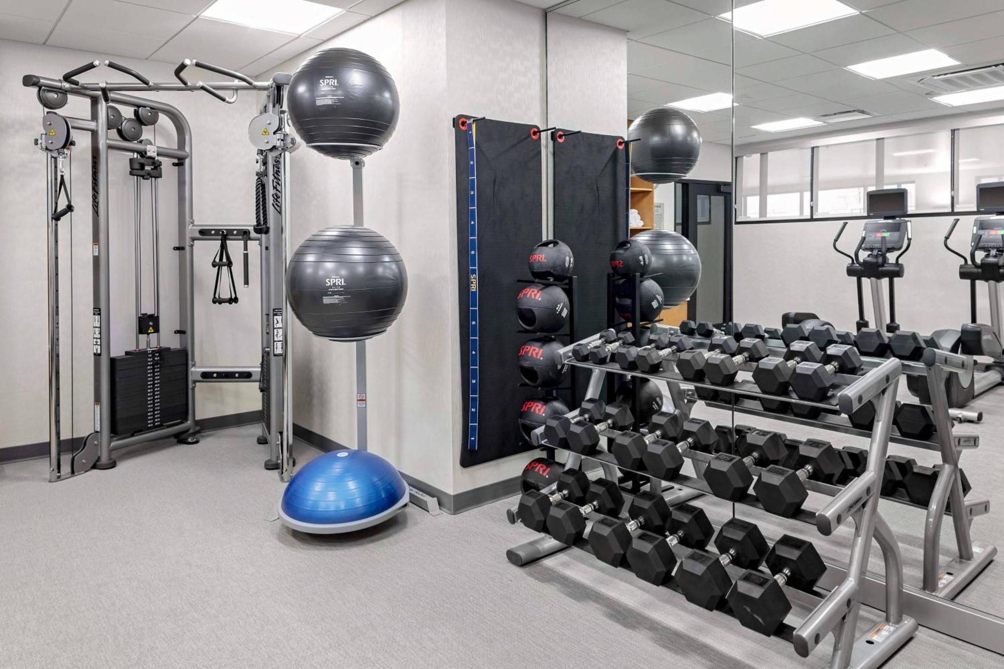 Springhill Suites By Marriott Kansas City Plaza Екстериор снимка