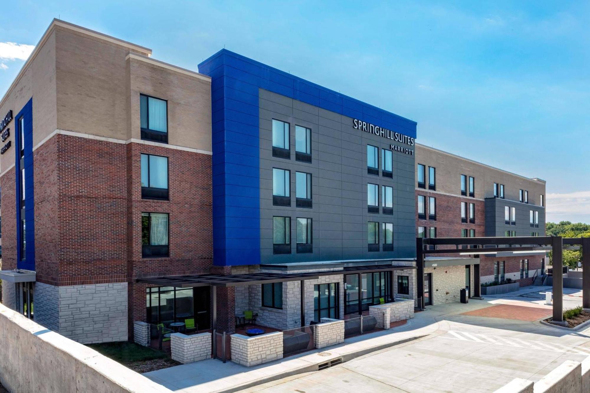 Springhill Suites By Marriott Kansas City Plaza Екстериор снимка
